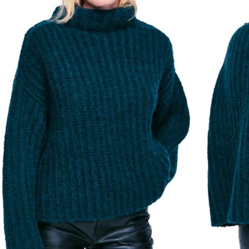 FREE PEOPLE oversized fluffy green sweater, size S